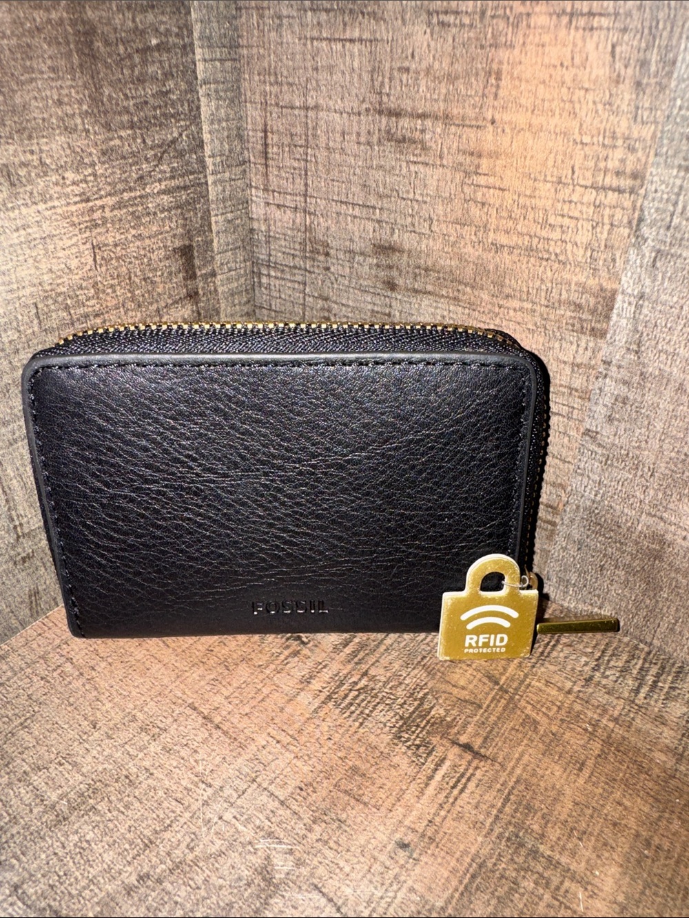 Fossil Black Leather RFID Zip Card Case with Gold Tag